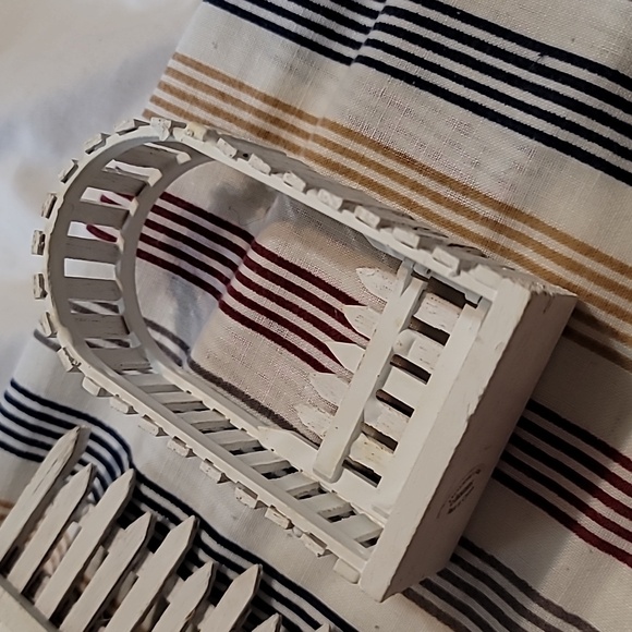 Dept 56 White Picket Fence exts (Set of 6) & 3 exts and gate (10 pieces total) - Picture 8 of 9